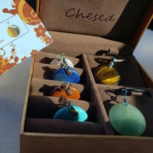 Chesed semi-precious stone collection OBO